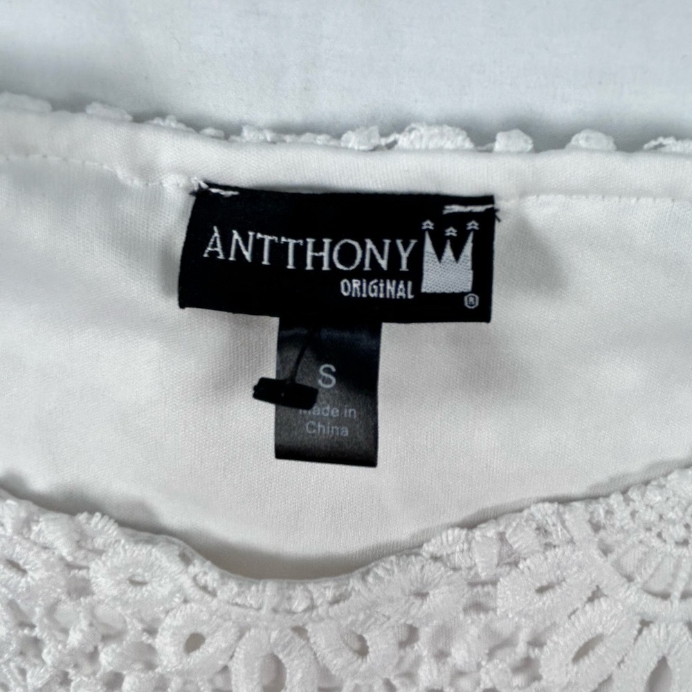 Anthony Original White Crochet Lace Blouse Sz S Boho Scalloped Hem Feminine Top - Picture 10 of 11